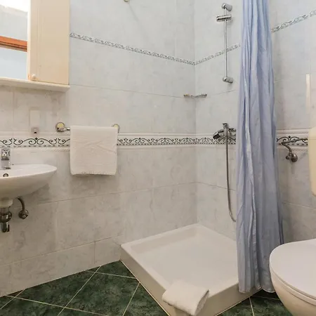 Izabela Apartament *