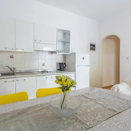 Stunning Apartment In Porec With Wifi Apartman
