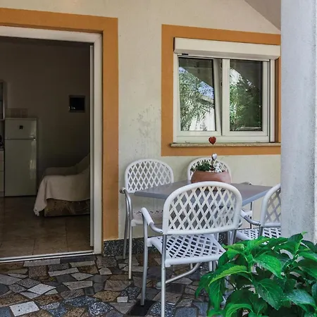 Stunning Apartment In Porec With Wifi Apartman *